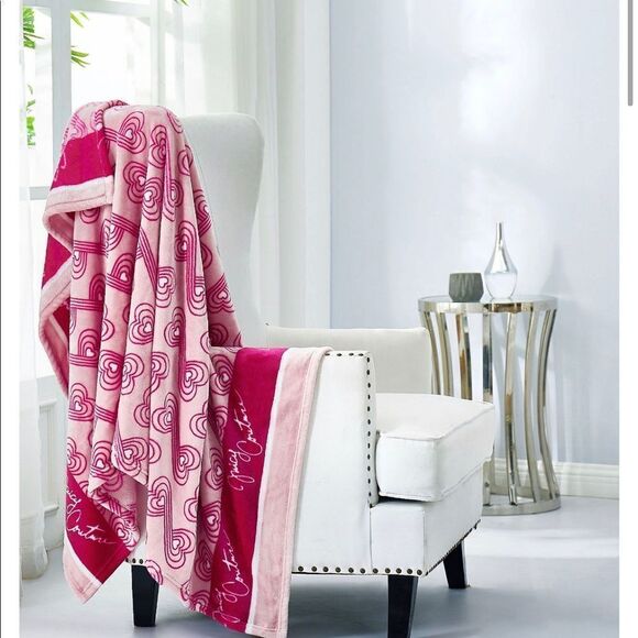 Juicy Couture Other - 🎉Last deal🎉Pink Throw 💗